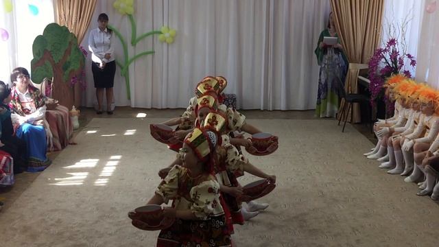 1143 Дети подготовительной к школе группы танец Чашечки г  Владивосток