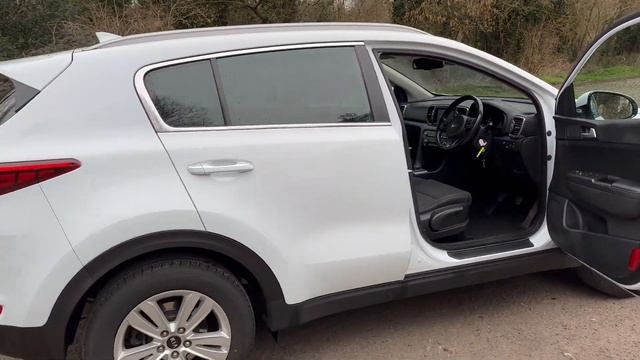 Kia Sportage 1.7 CRDi Level 2 SUV 5dr Diesel Manual Euro 6 (s/s) (114 bhp) смотреть онлайн