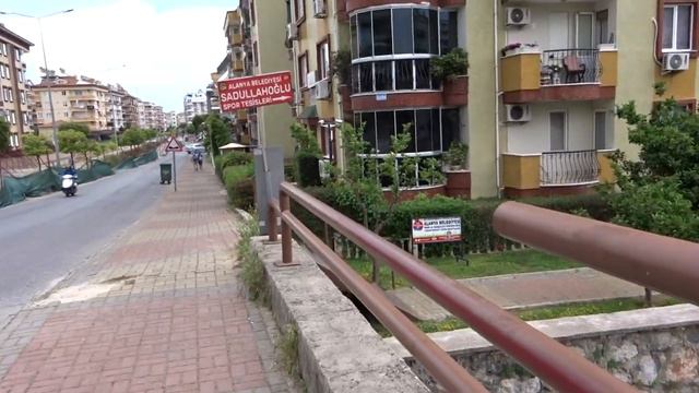 Аланья Прогулка в районе Оба возле реки смотреть онлайн