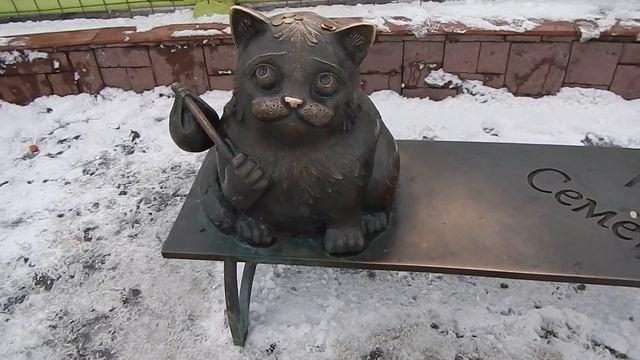 Simon Cat's Monument - Памятник коту Семену