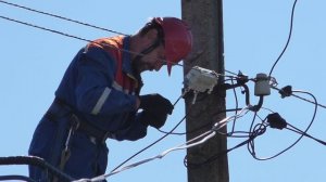 Установка электрического счётчика на столбе