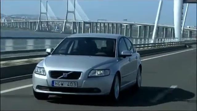 Volvo S40   Driving