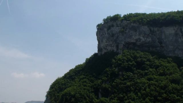 Святилище Богоматери Короны на скале Монте-Бальдо, Италия смотреть онлайн