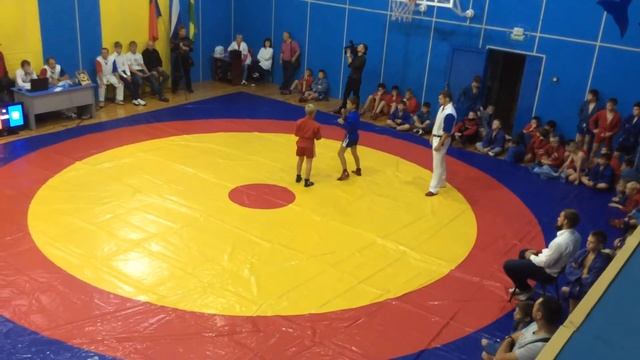 1-я схватка, счёт 8:1 смотреть онлайн