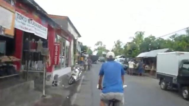 Drukke straat met markt, Bali смотреть онлайн