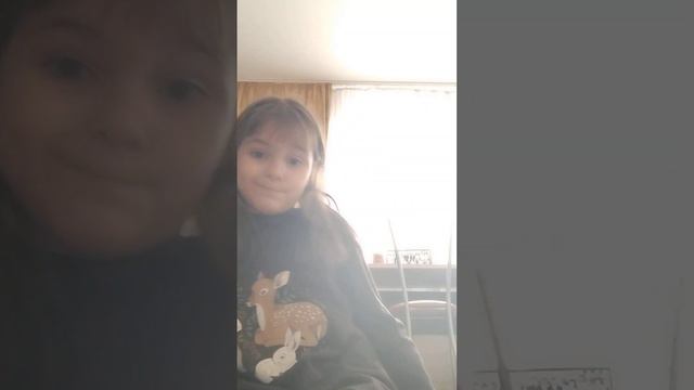 Смотрите 1 видео мою кто меня смотрит пожалуйста да мы можем дабить еще 60 подпишиков