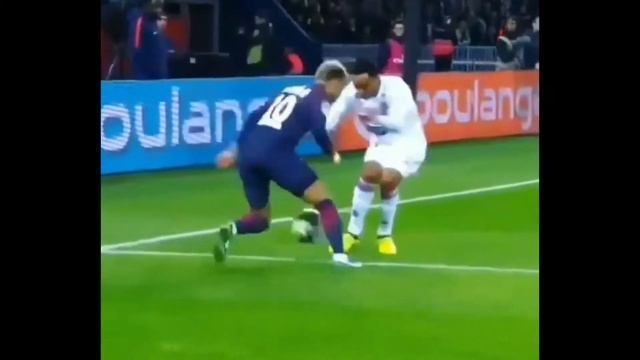 NEYMAR JR VS KENNY TETE смотреть онлайн