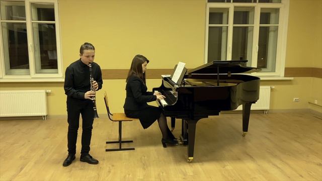 А.Ф.Димлер - Концерт B-Dur, В. Арсланов - кларнет, М. Деревягина - фортепиано, класс Малиёва Г.Л. смотреть онлайн