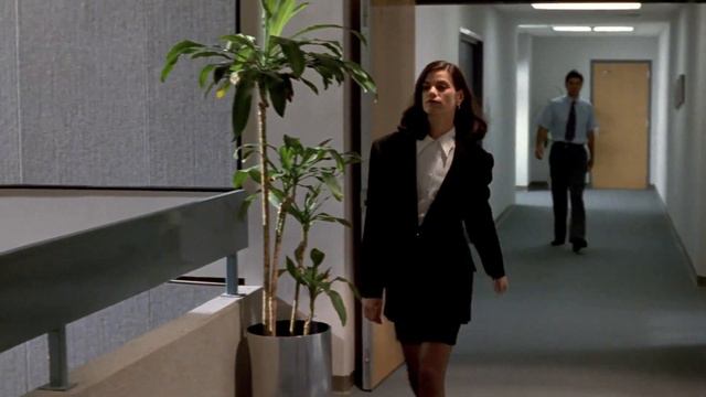Linda Fiorentino's Legs