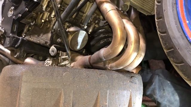 How to Change the oil 07 GSXR 600 смотреть онлайн