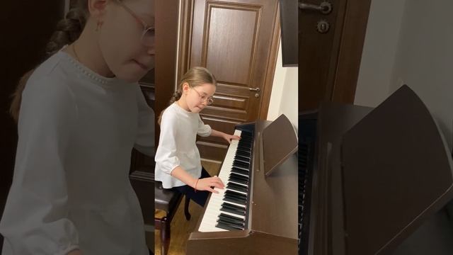 Р. Кали «Кусни Корлан»-обработка казахской народной песни, исполняет Марианна Шукюрова, 9 лет. смотреть онлайн