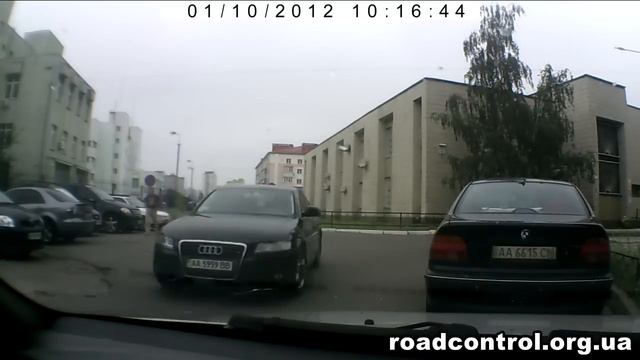 AUDI помощника прокурора Днепровского р.Киева Шевченко смотреть онлайн