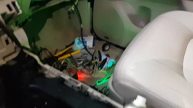 Land Cruiser 200. Подсветка салона своими руками. Рубрика "колхозинг". смотреть онлайн