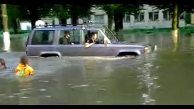 25.07.2011 потоп Витебск ул. Правды чассть2.3gp смотреть онлайн