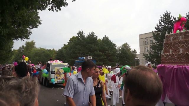 Карнавальное шествие на День Авиации смотреть онлайн