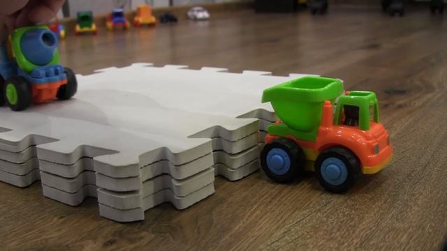 МУЛЬТИК ПРО МАШИНКИ. САМОСВАЛ, ЭКСКАВАТОР, БЕТОНОМЕШАЛКА, БУЛЬДОЗЕР, МУЛЬТИКИ ДЛЯ ДЕТЕЙ смотреть онлайн