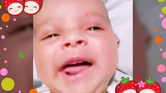 Малыш Ласло играется улыбается смех игри приколи смотреть онлайн