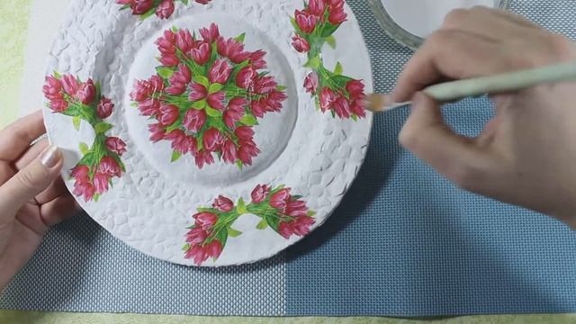 Декупаж на тарелке папье маше|Оригинальный подарок на 8 марта|Decoupage on a papier-mâché plate смотреть онлайн