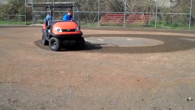 Kubota RTV500 with Baseball Infield Renovator/Drag смотреть онлайн