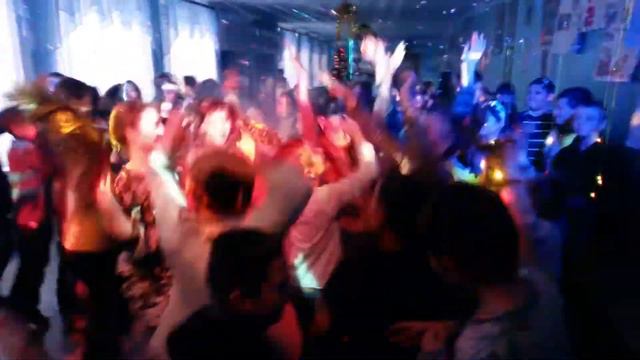 DJ Andrew Slim - Школьная супер дискотека! )) Смотреть до конца!!! смотреть онлайн