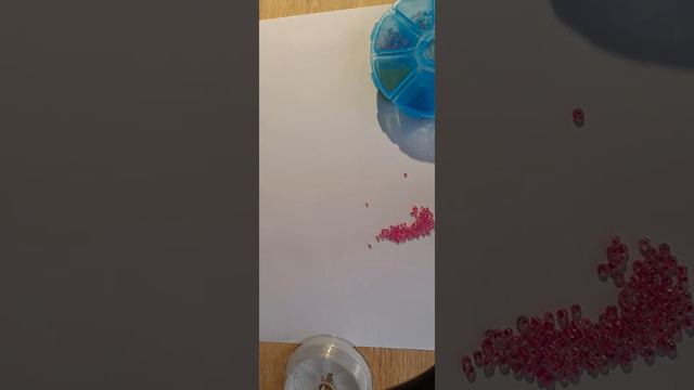 Как сплести простое трендовое колечко 🥺💖💍 смотреть онлайн