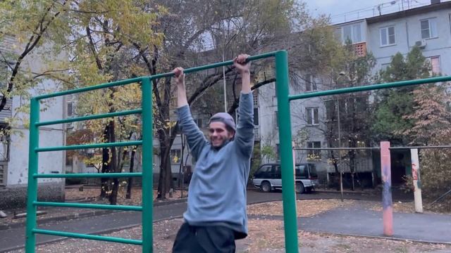 Как переехать в Казахстан? | ДЕЛАЕМ ГРИН-КАРТУ | Выживаем впятером в одной квартире #6 смотреть онлайн