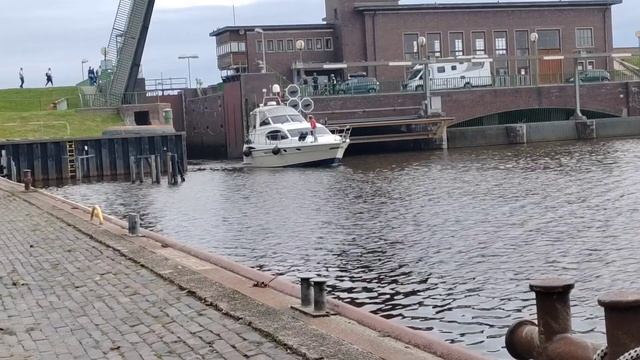 Наш день # 695 Поднялись на мельницу. Покатались на кораблеке.