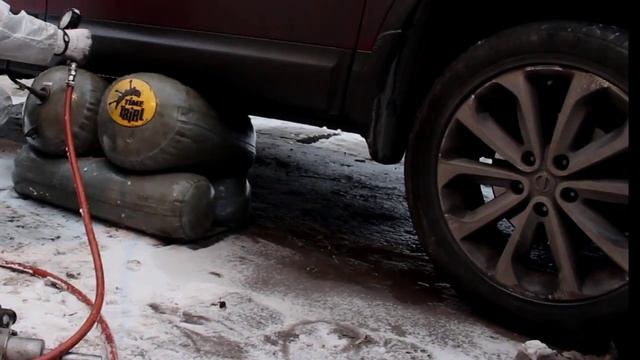 Надувной домкрат ТаймТриал для шиномонтажа в действии смотреть онлайн