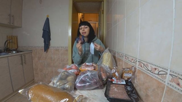 Проверка АТБ доставки . Черствый хлеб, вонючее мясо! смотреть онлайн