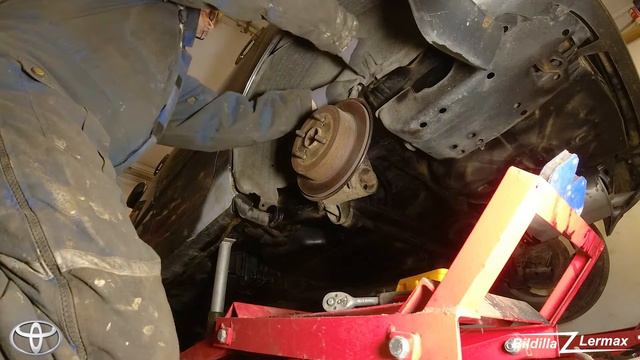 DIY / How To: Rear Inner Fender Liner Install - part 4 - 2004 Corolla - Bildilla смотреть онлайн