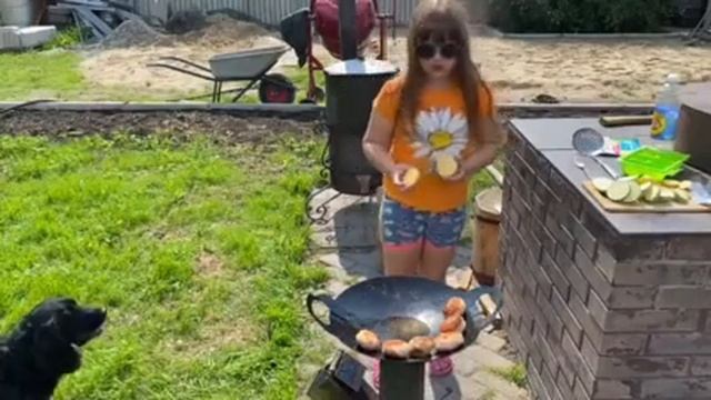 Готовим сливочные биточки. Троекурово!!! смотреть онлайн