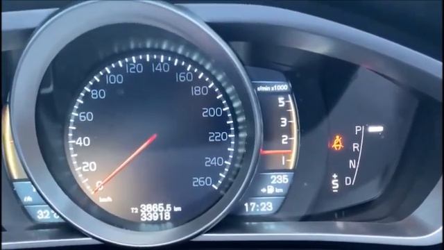 (Apr 2014) Volvo V40 Cross-Country D2 Moonroof смотреть онлайн