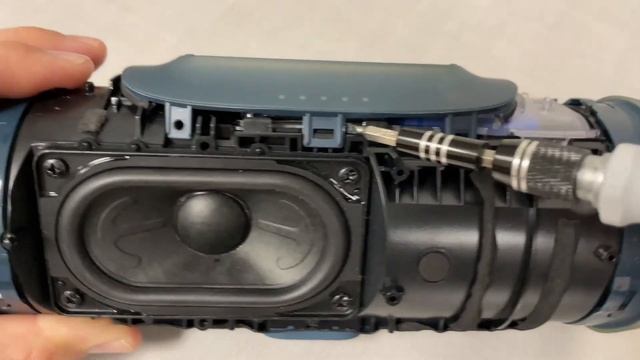 JBL Charge 4 Battery Replacement смотреть онлайн