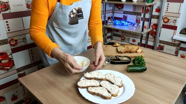 Теперь готовлю так всегда! ?БУТЕРБРОДЫ СО ШПРОТАМИ? Очень вкусно и хрустящие. Рецепты Анны смотреть онлайн
