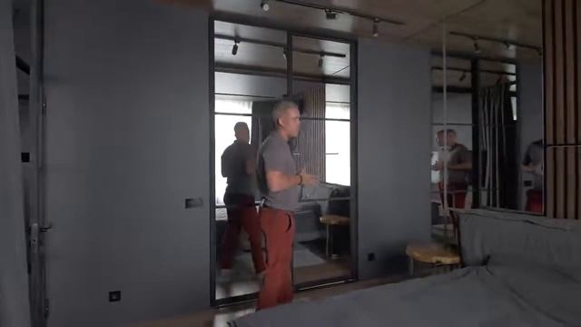 Loft-перегородка Decus с распашной дверью. смотреть онлайн