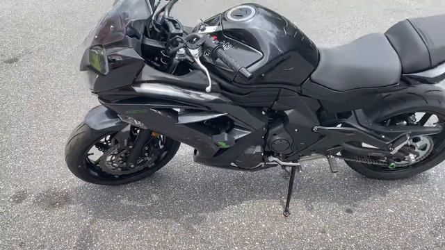2016 Kawasaki Ninja 650 ABS смотреть онлайн
