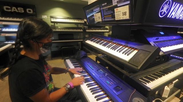 How Deep Is Your Love, piano cover on the DGX-670 смотреть онлайн