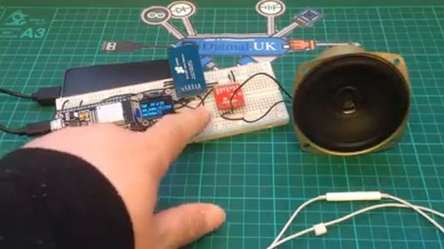 Random MOD player for ESP32 with OLED and “Skip Next“ button смотреть онлайн