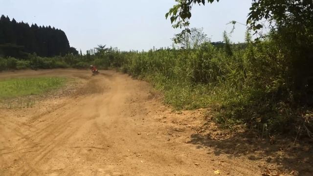 PW50 VS CRF50 смотреть онлайн