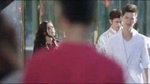 Мистер Гордость против Мисс Предупреждение