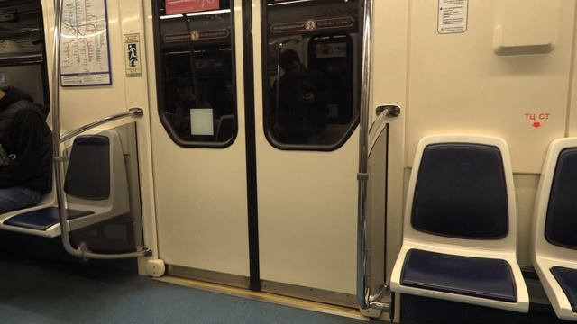 Поездка на поезде 81-556.1 «НеВа» по линии 3 , Участок : Василеостровская - Приморская смотреть онлайн