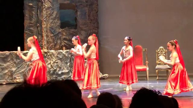 Tambourine dance смотреть онлайн