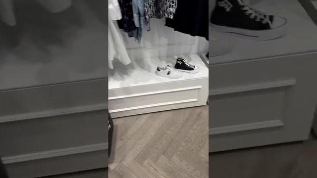 Женская обувь Karl Lagerfeld: обзор кед, кроссовок, шлепанцев, мюлей и многое другое смотреть онлайн