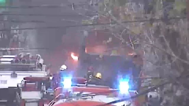 El Centro de Operaciones de Emergencias Municipales (COEM) intervino ante incendio de colectivo смотреть онлайн