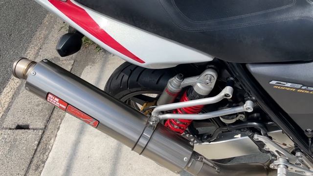 HONDA CB1300 SUPER BOL D’OR SC54 - ホンダ CB1300スーパーボルドール - ヤマモトレーシング製チタンフルエキゾーストマフラー、インテークファンネル 装備 смотреть онлайн