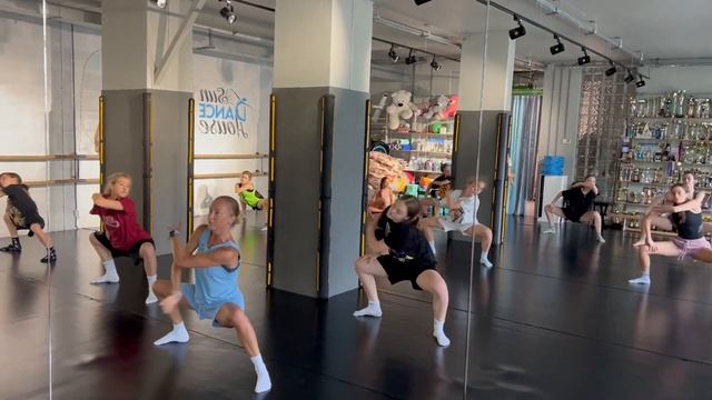 Contemporary dance смотреть онлайн