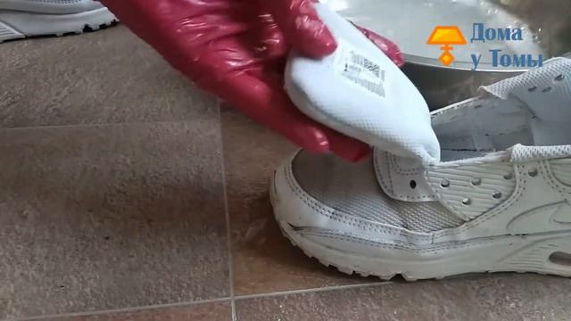 Отмывала белые кроссовки Ванишем. Результат печальный смотреть онлайн