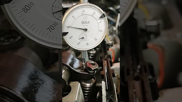 Ajuste con reloj comparador inyector bomba de VW touareg R5 смотреть онлайн