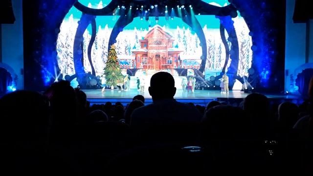 Главная ёлка строны 2 часть смотреть онлайн