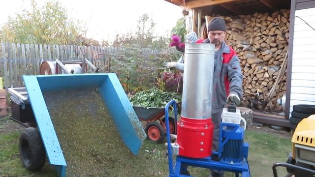 Самодельный садовый измельчитель дробилка в действии смотреть онлайн